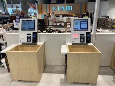 Caisses SCO ou self check-out chez Kiabi équipées de lecteur d'encaissement RFID