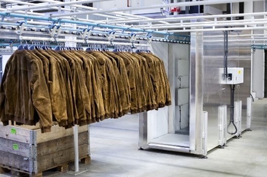 Lecteur RFID : tunnel pour vêtements