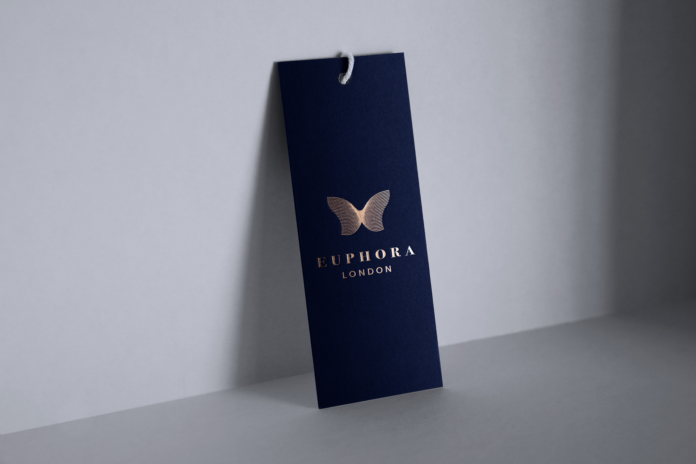 etykieta na odzież checkpoint