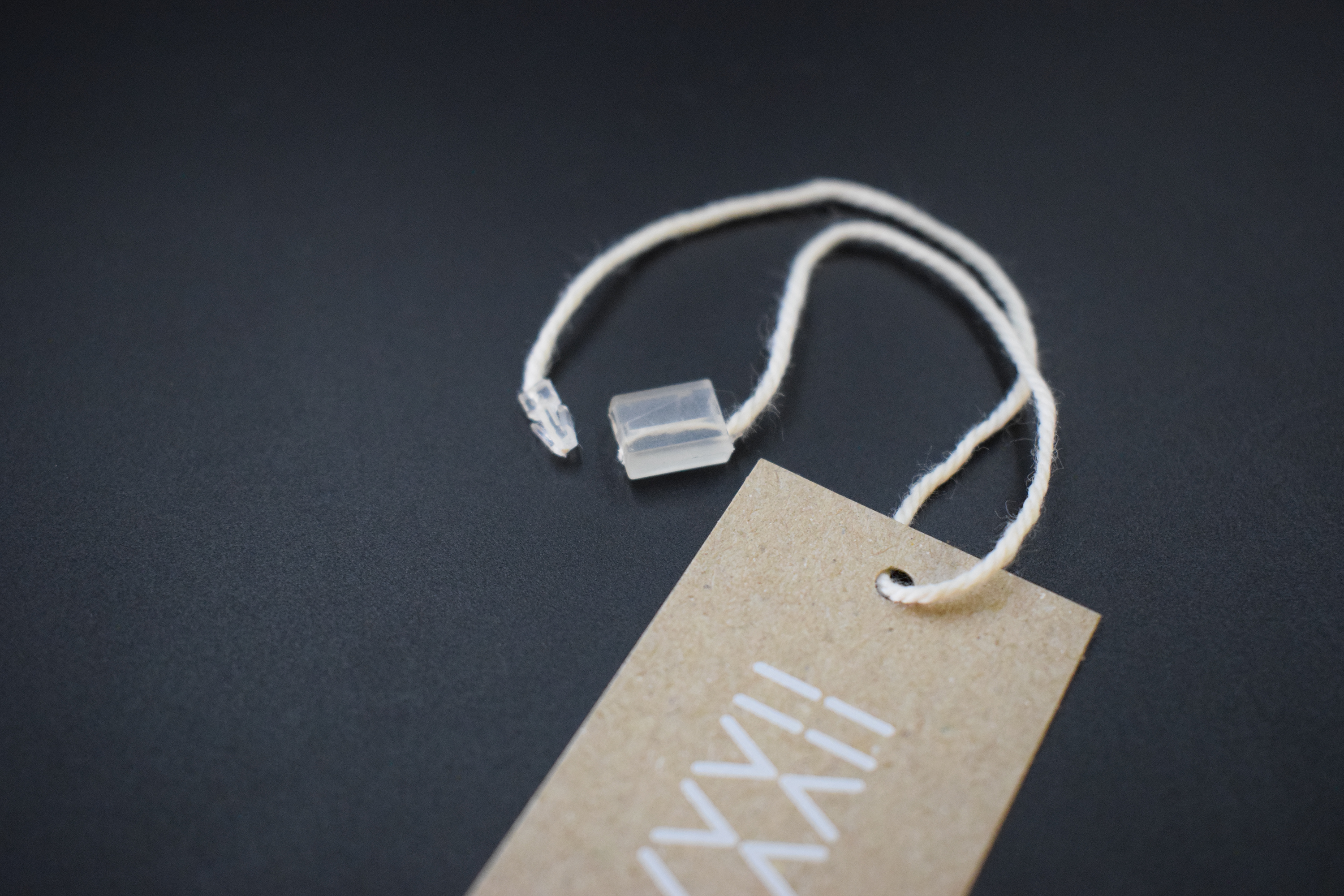 zawieszka na odzież checkpoint