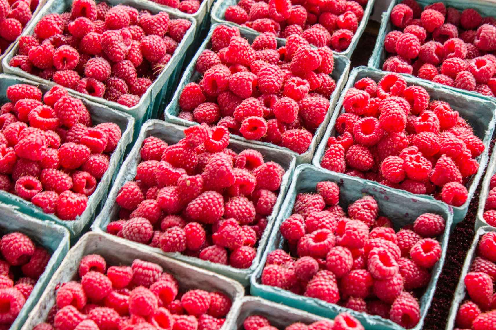 Tray-of-red-berries