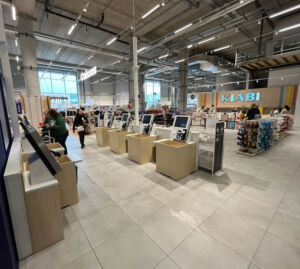 Kiabi store with self checkouts